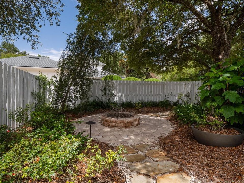 For Rent: $3,500 (3 beds, 2 baths, 2705 Square Feet)