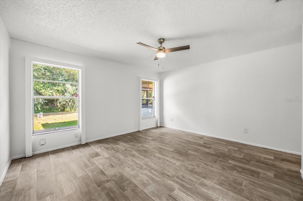 出租: $3,200 (2 贝兹, 2 浴室, 1918 平方英尺)