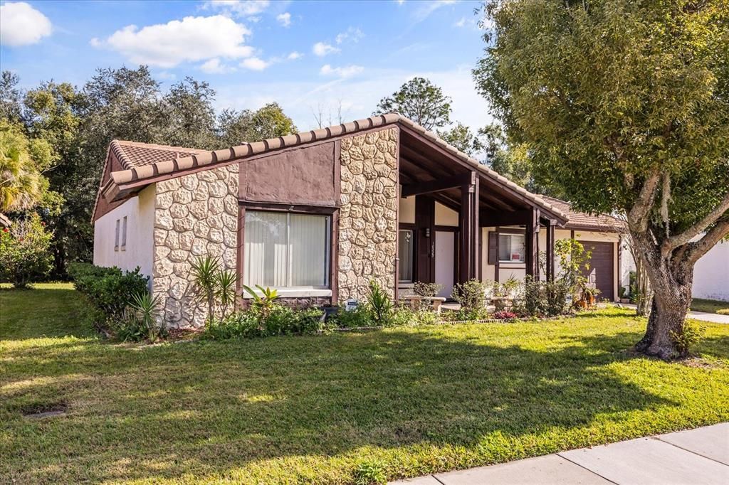 出租: $3,200 (2 贝兹, 2 浴室, 1918 平方英尺)