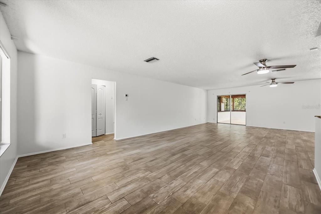 出租: $3,200 (2 贝兹, 2 浴室, 1918 平方英尺)