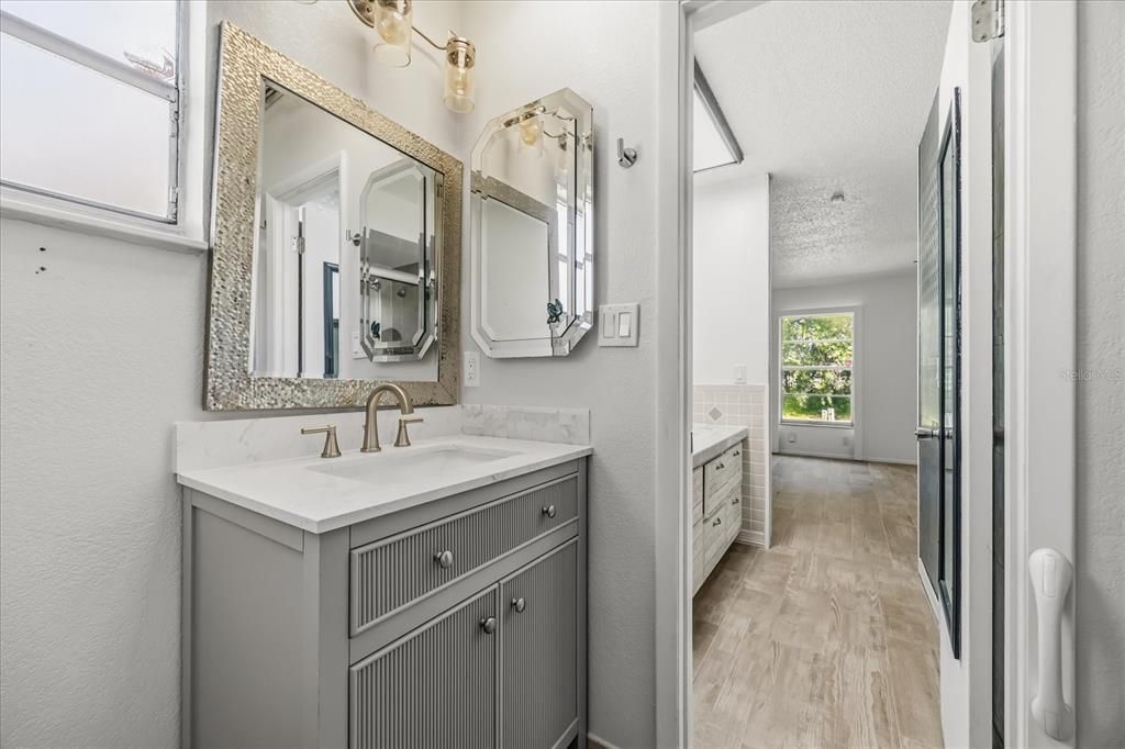 出租: $3,200 (2 贝兹, 2 浴室, 1918 平方英尺)