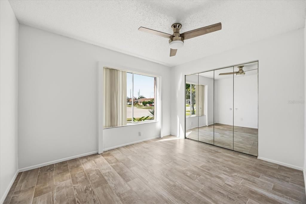 出租: $3,200 (2 贝兹, 2 浴室, 1918 平方英尺)