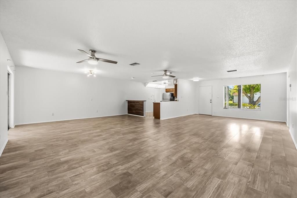 出租: $3,200 (2 贝兹, 2 浴室, 1918 平方英尺)