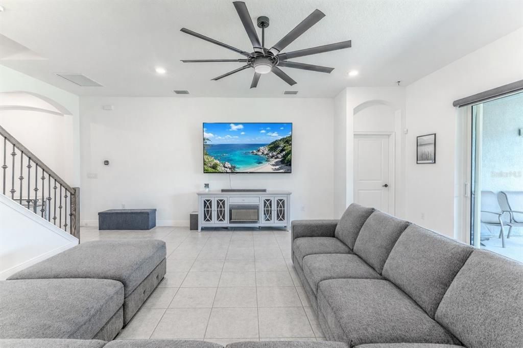 For Sale: $689,900 (5 beds, 4 baths, 3774 Square Feet)