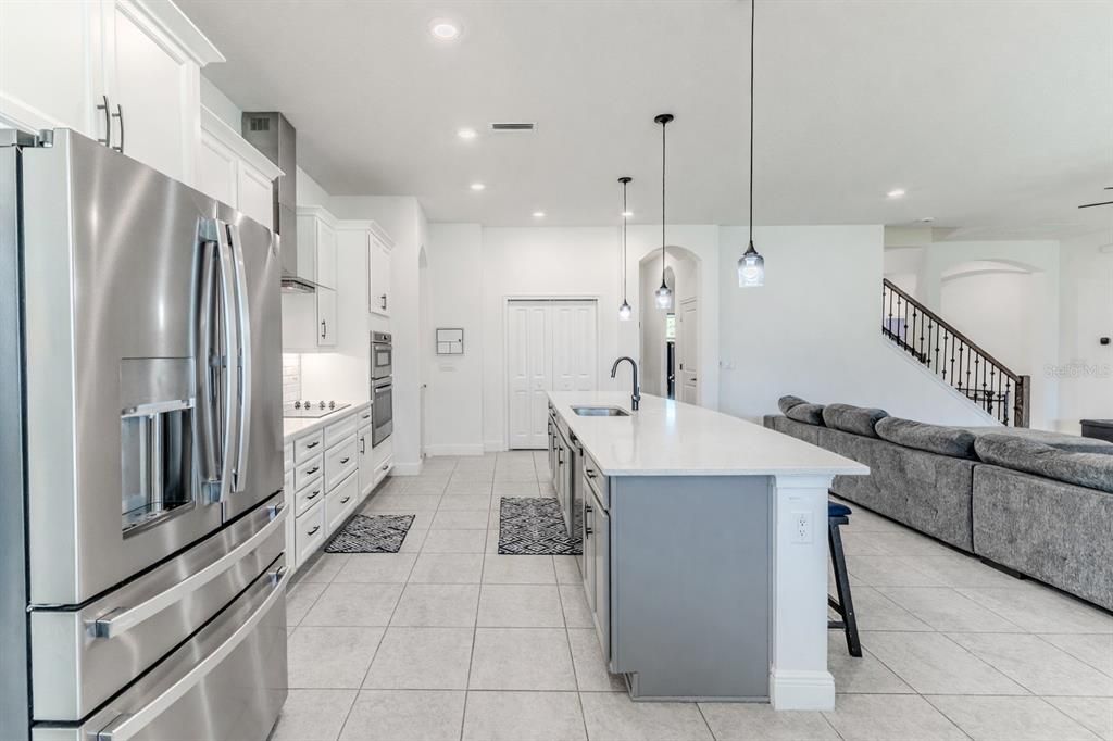 For Sale: $689,900 (5 beds, 4 baths, 3774 Square Feet)