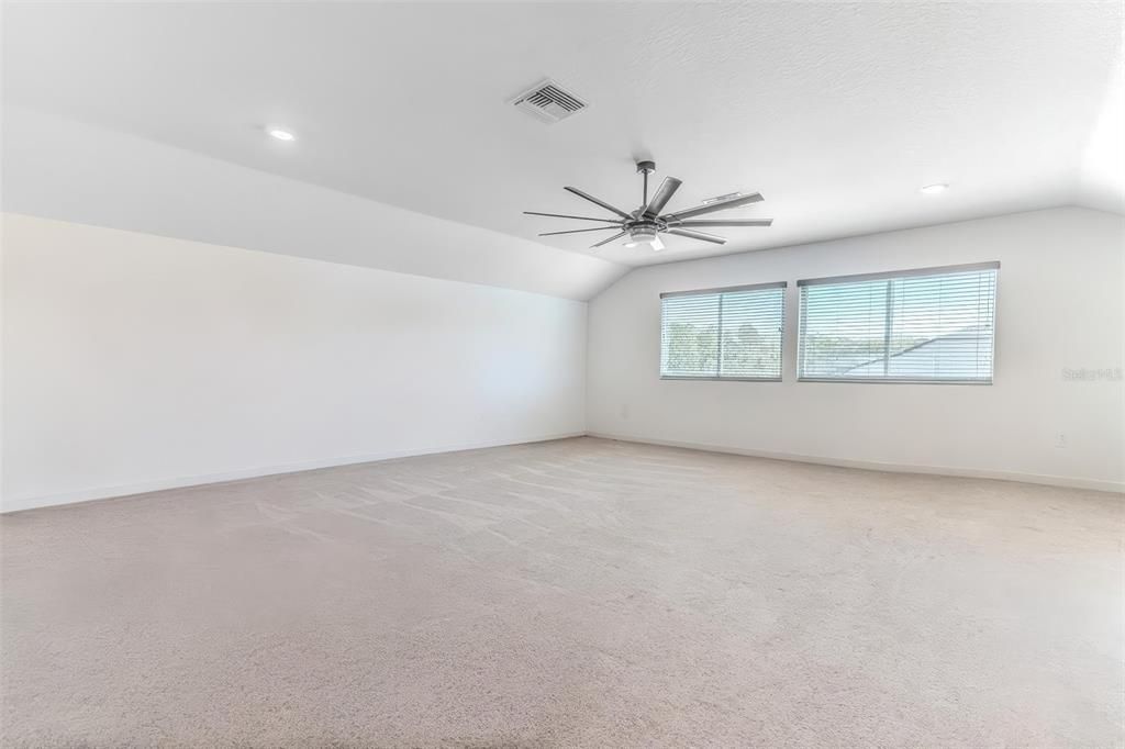 For Sale: $689,900 (5 beds, 4 baths, 3774 Square Feet)