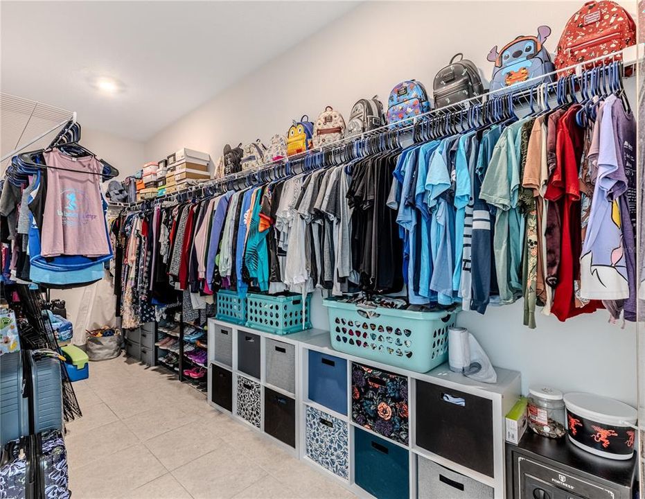 For Sale: $689,900 (5 beds, 4 baths, 3774 Square Feet)