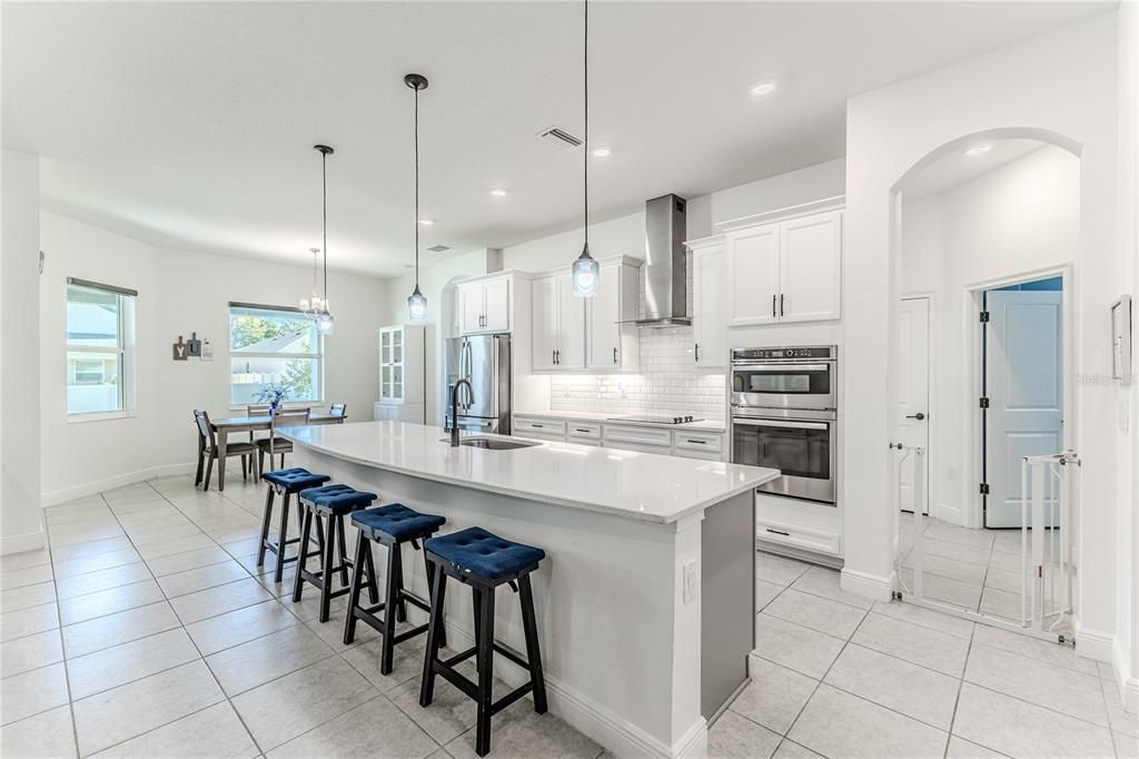 For Sale: $689,900 (5 beds, 4 baths, 3774 Square Feet)