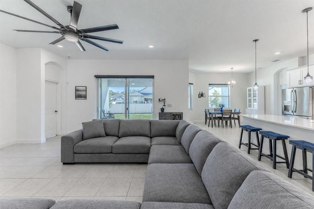 For Sale: $689,900 (5 beds, 4 baths, 3774 Square Feet)