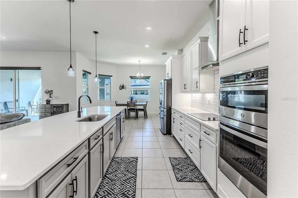 For Sale: $689,900 (5 beds, 4 baths, 3774 Square Feet)