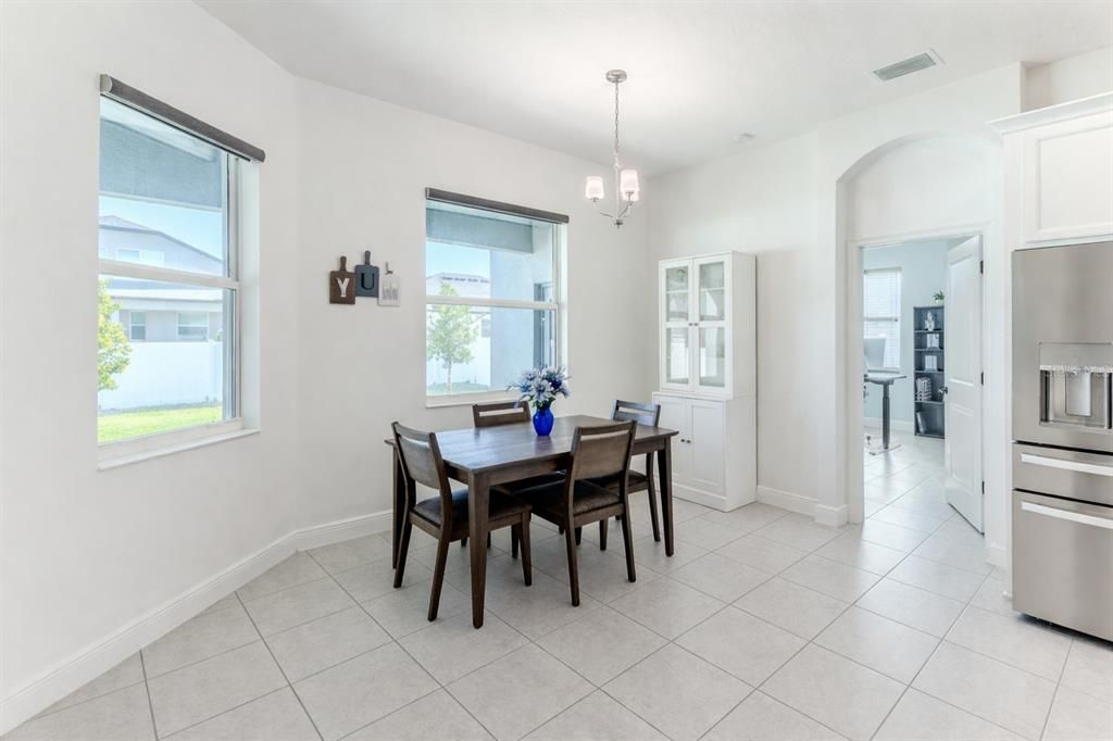 For Sale: $689,900 (5 beds, 4 baths, 3774 Square Feet)