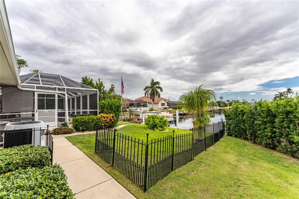 For Sale: $729,000 (2 beds, 2 baths, 2366 Square Feet)