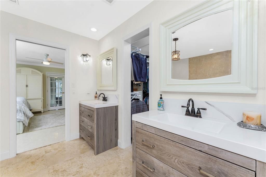 For Sale: $729,000 (2 beds, 2 baths, 2366 Square Feet)