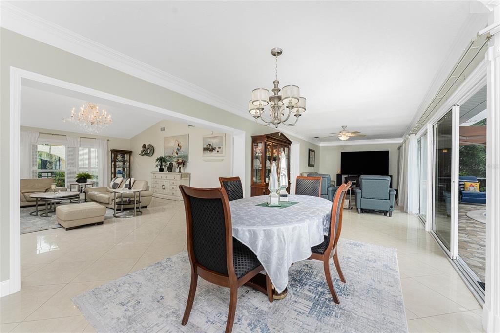 For Sale: $729,000 (2 beds, 2 baths, 2366 Square Feet)