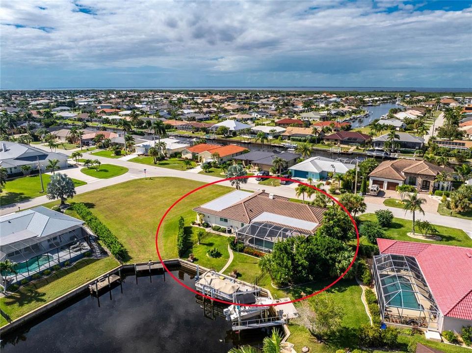 For Sale: $729,000 (2 beds, 2 baths, 2366 Square Feet)