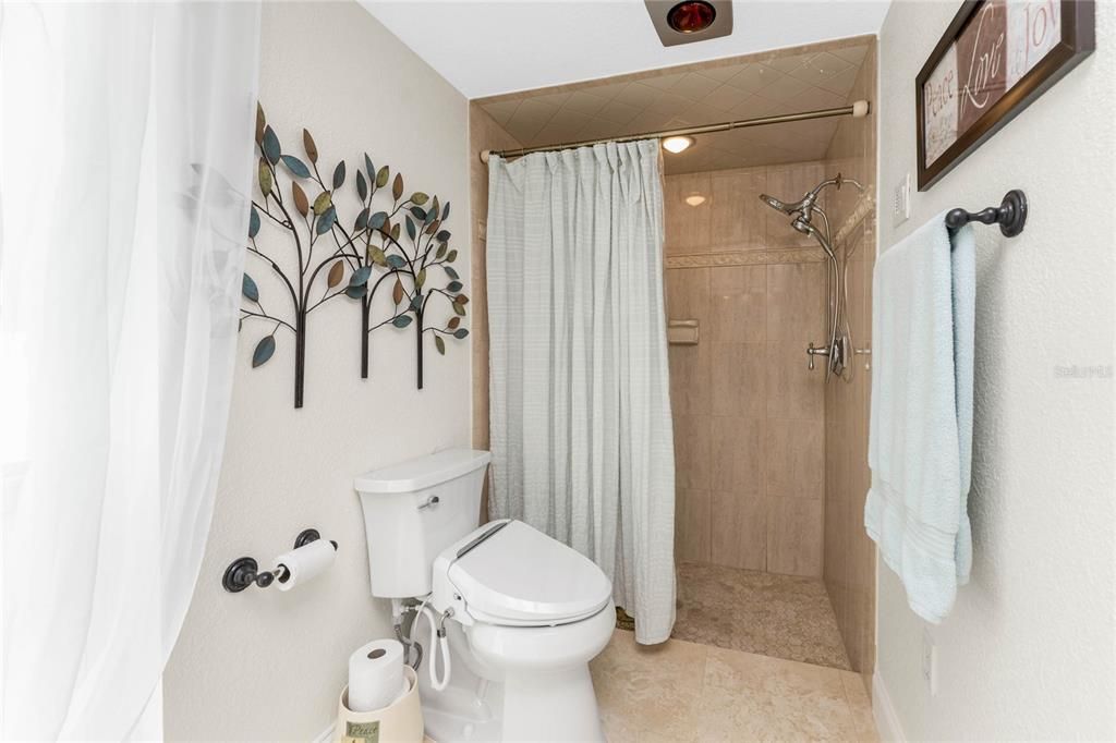 For Sale: $729,000 (2 beds, 2 baths, 2366 Square Feet)