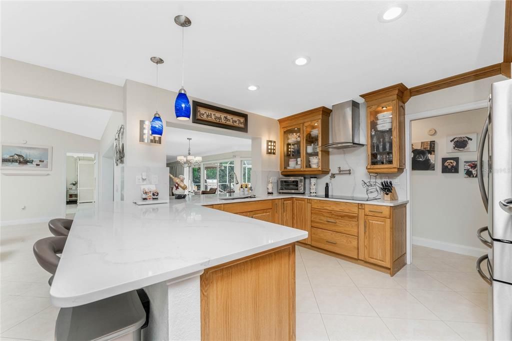 For Sale: $729,000 (2 beds, 2 baths, 2366 Square Feet)