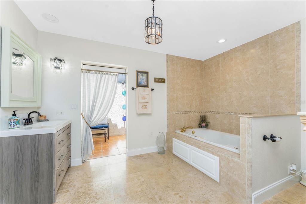 For Sale: $729,000 (2 beds, 2 baths, 2366 Square Feet)