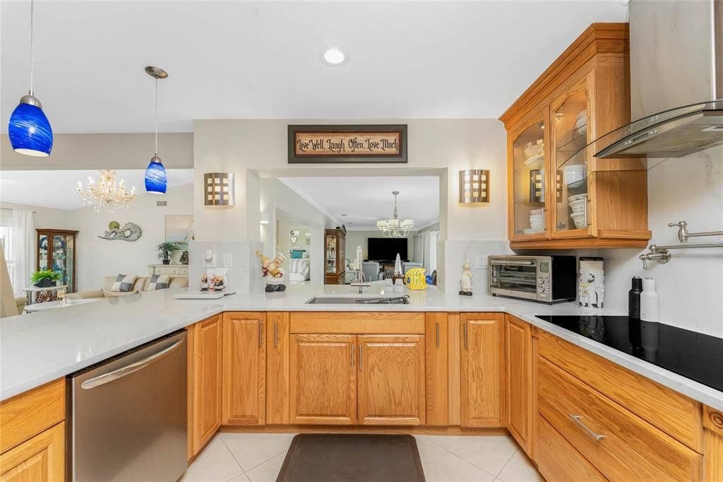 For Sale: $729,000 (2 beds, 2 baths, 2366 Square Feet)