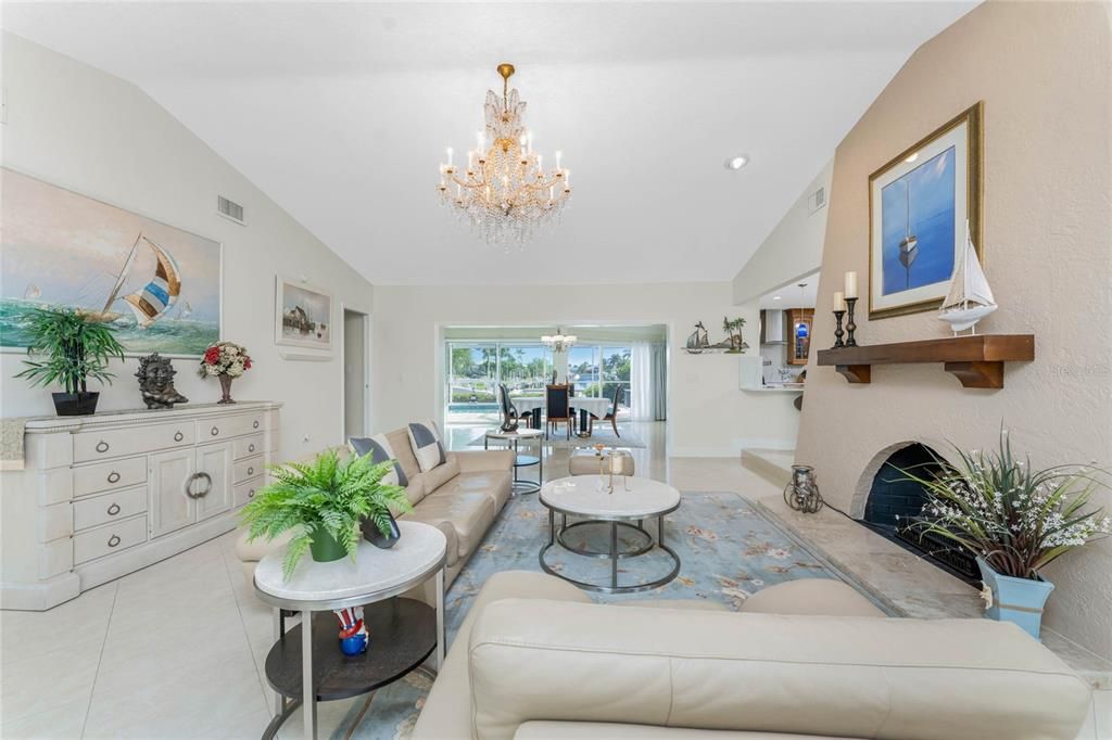 For Sale: $729,000 (2 beds, 2 baths, 2366 Square Feet)