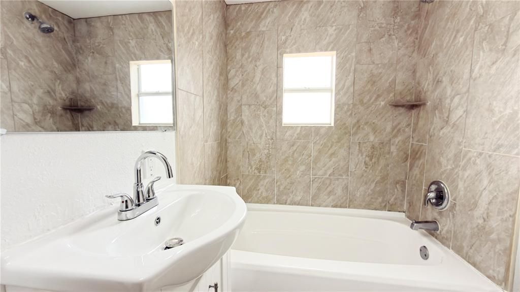 For Sale: $130,000 (2 beds, 1 baths, 600 Square Feet)