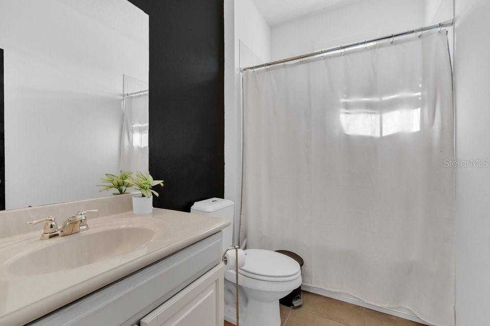 For Sale: $925,000 (6 beds, 4 baths, 4204 Square Feet)