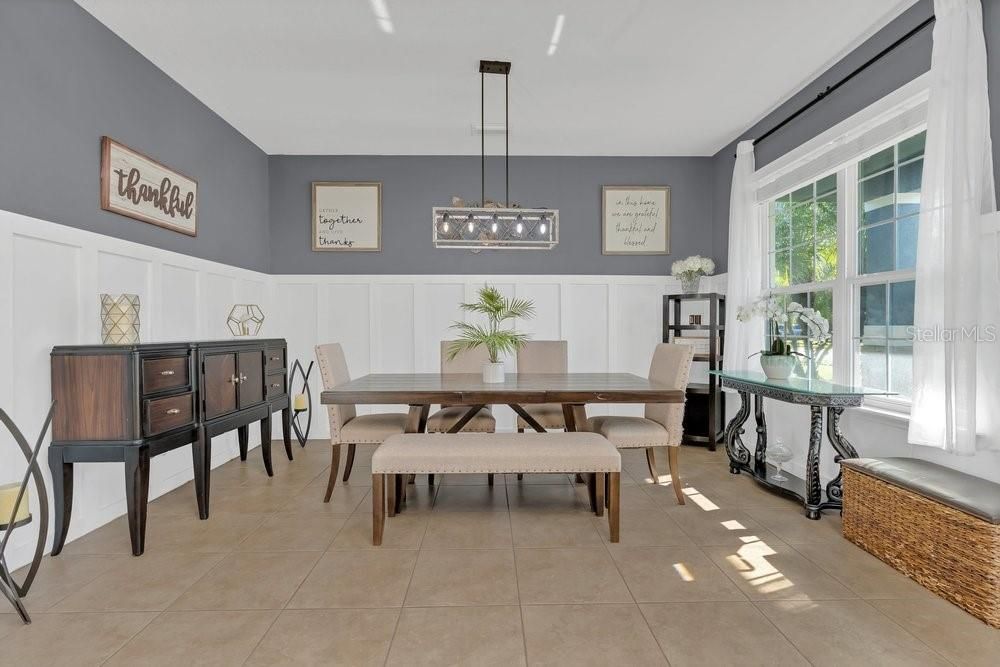 For Sale: $925,000 (6 beds, 4 baths, 4204 Square Feet)