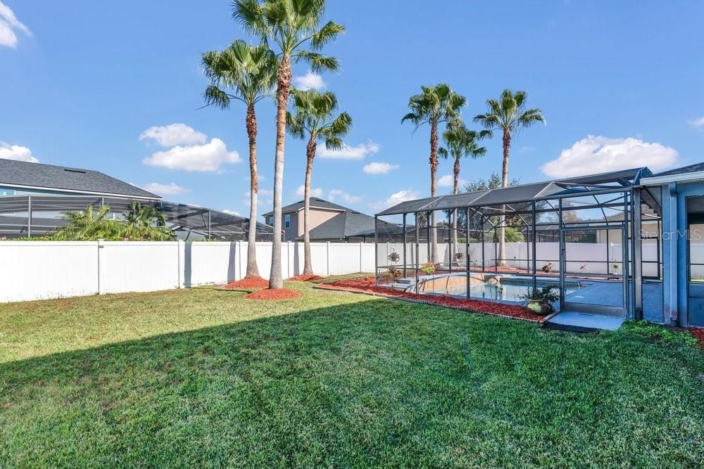 For Sale: $925,000 (6 beds, 4 baths, 4204 Square Feet)