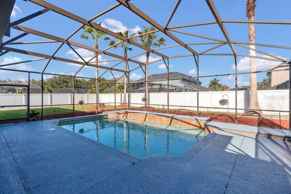 For Sale: $925,000 (6 beds, 4 baths, 4204 Square Feet)