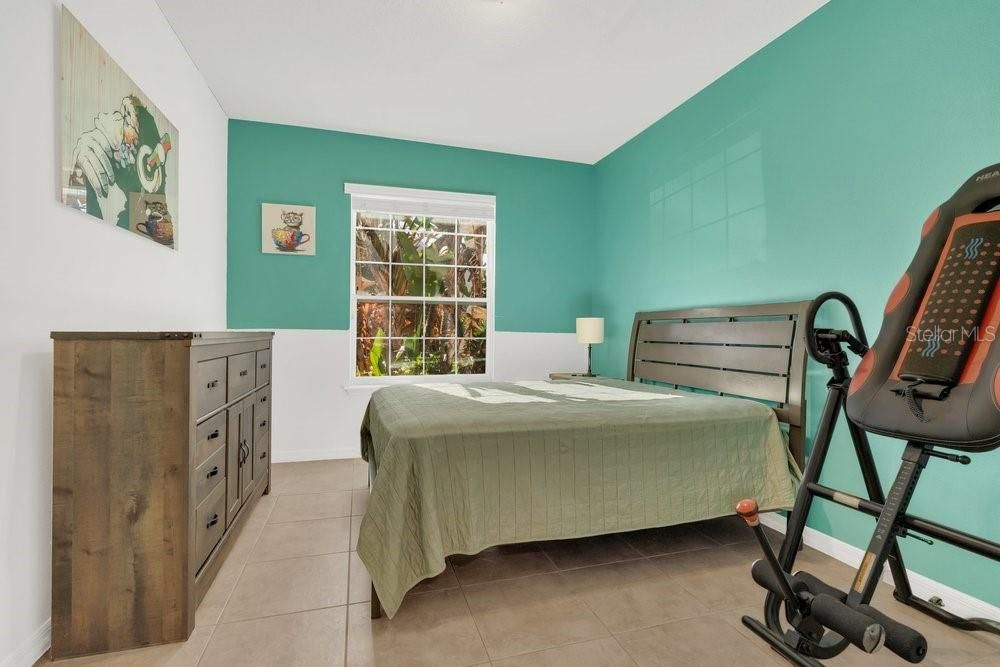 For Sale: $925,000 (6 beds, 4 baths, 4204 Square Feet)