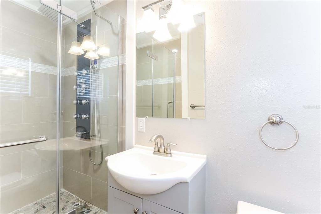 For Rent: $2,390 (3 beds, 2 baths, 1334 Square Feet)