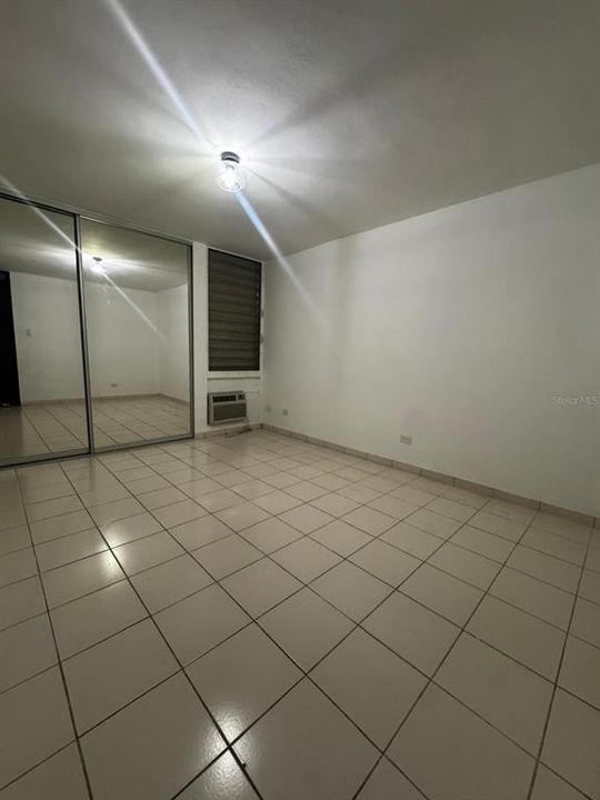 В аренду: $2,100 (4 спален, 2 ванн, 1400 Квадратных фут)