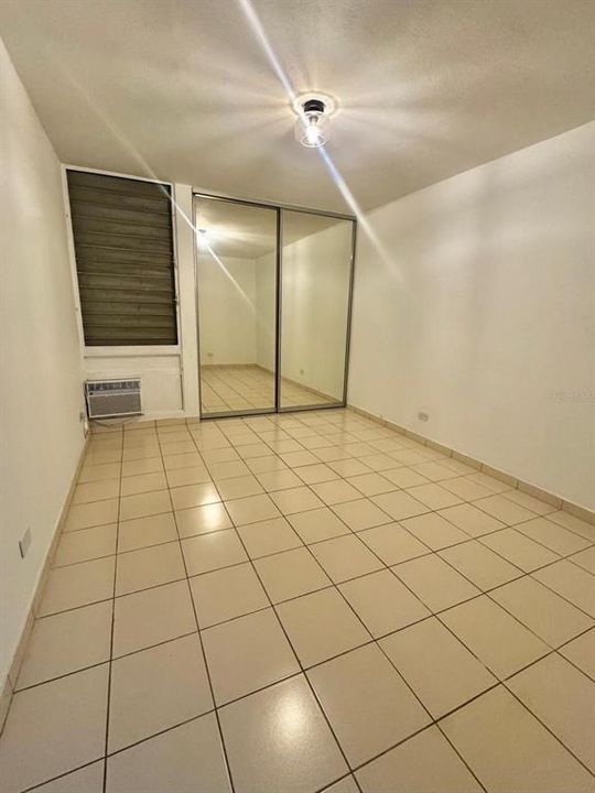 В аренду: $2,100 (4 спален, 2 ванн, 1400 Квадратных фут)