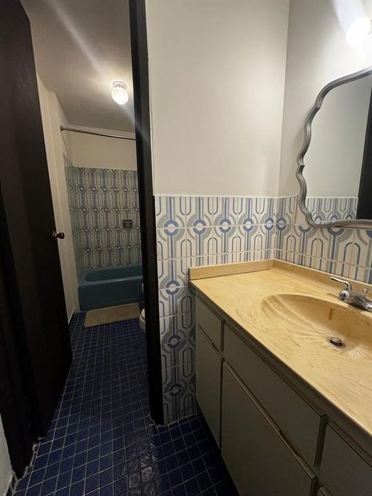 В аренду: $2,100 (4 спален, 2 ванн, 1400 Квадратных фут)