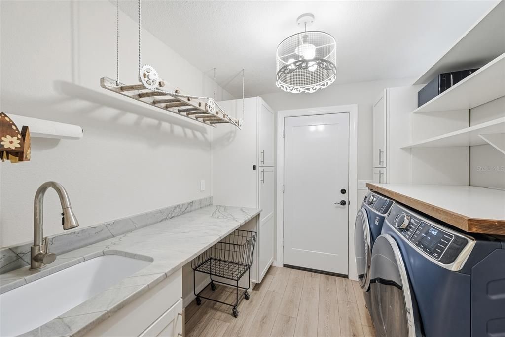 En Venta: $800,000 (3 camas, 2 baños, 3170 Pies cuadrados)