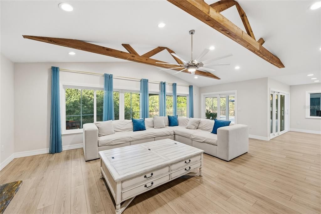 En Venta: $800,000 (3 camas, 2 baños, 3170 Pies cuadrados)