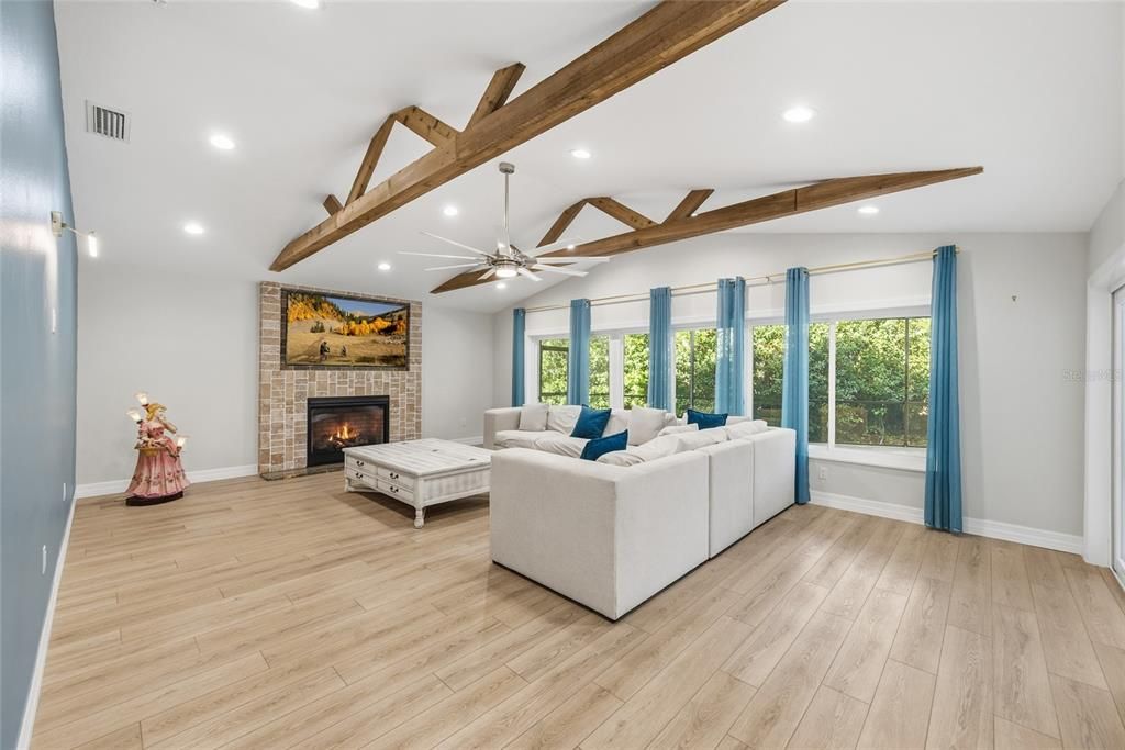 En Venta: $800,000 (3 camas, 2 baños, 3170 Pies cuadrados)