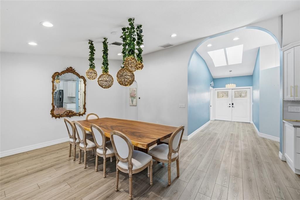 En Venta: $800,000 (3 camas, 2 baños, 3170 Pies cuadrados)