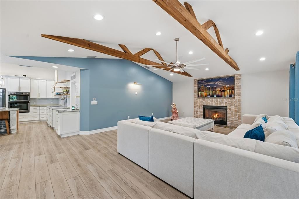 En Venta: $800,000 (3 camas, 2 baños, 3170 Pies cuadrados)