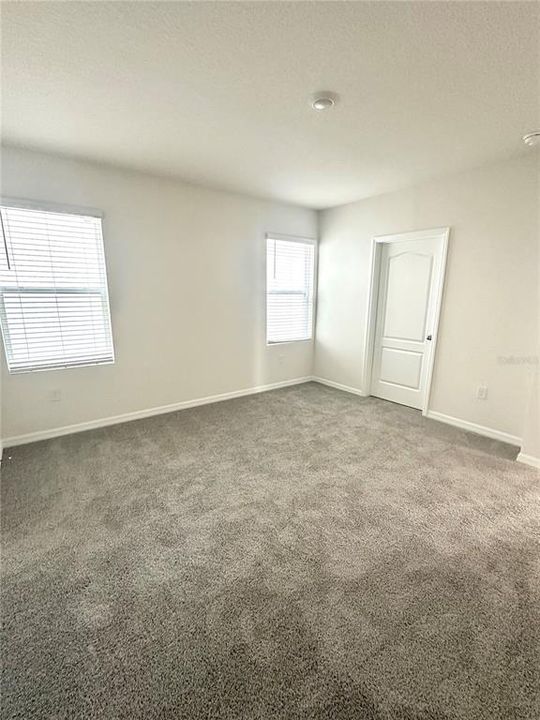 待售: $276,000 (4 贝兹, 2 浴室, 1618 平方英尺)