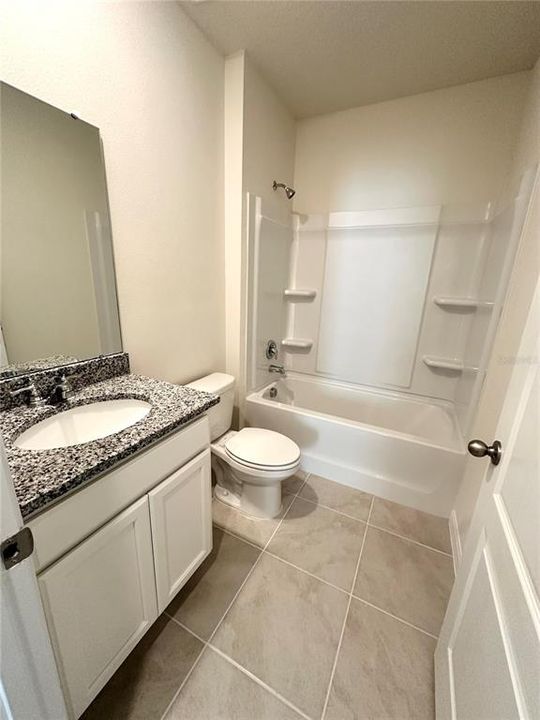 待售: $276,000 (4 贝兹, 2 浴室, 1618 平方英尺)