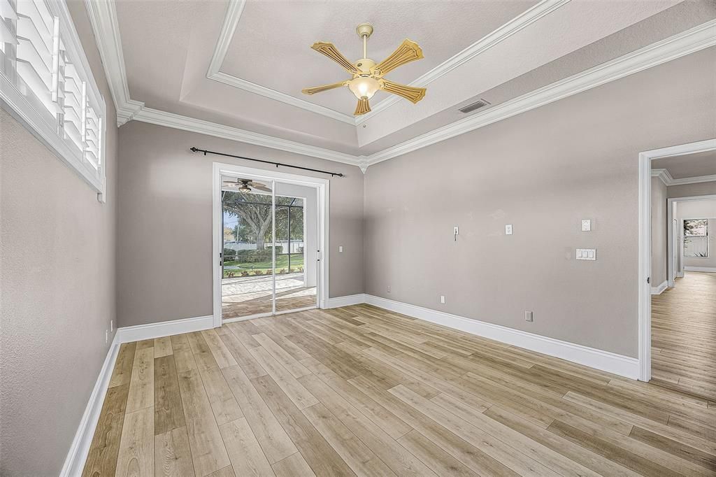 En Venta: $589,999 (4 camas, 3 baños, 2721 Pies cuadrados)