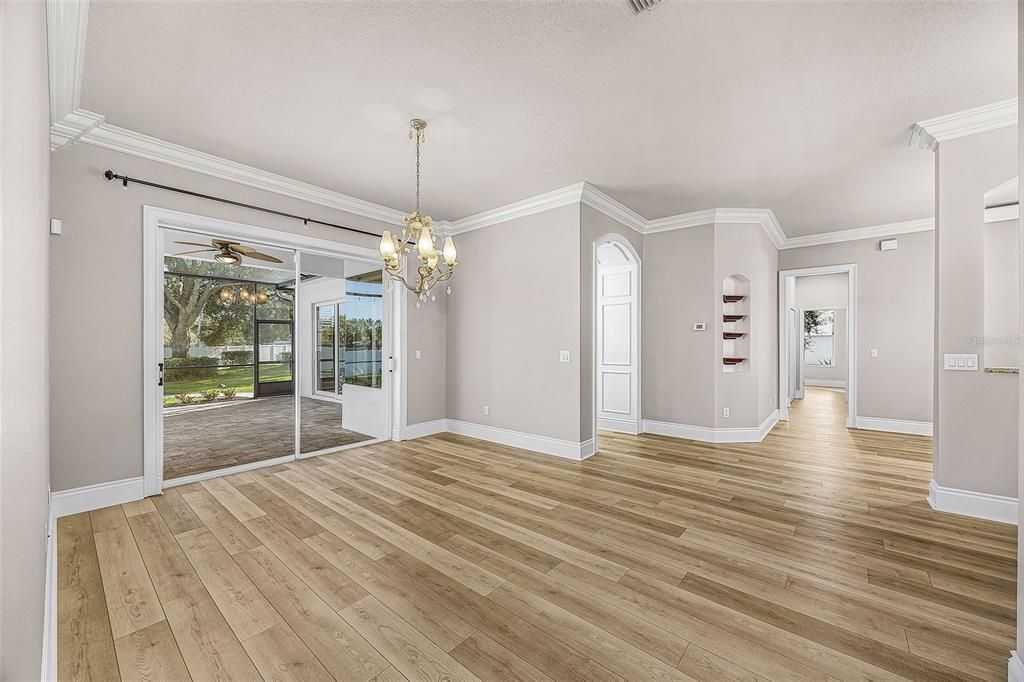 En Venta: $589,999 (4 camas, 3 baños, 2721 Pies cuadrados)