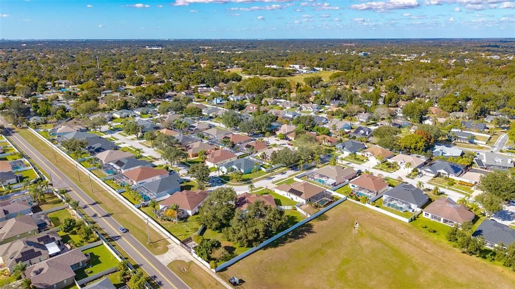 En Venta: $589,999 (4 camas, 3 baños, 2721 Pies cuadrados)