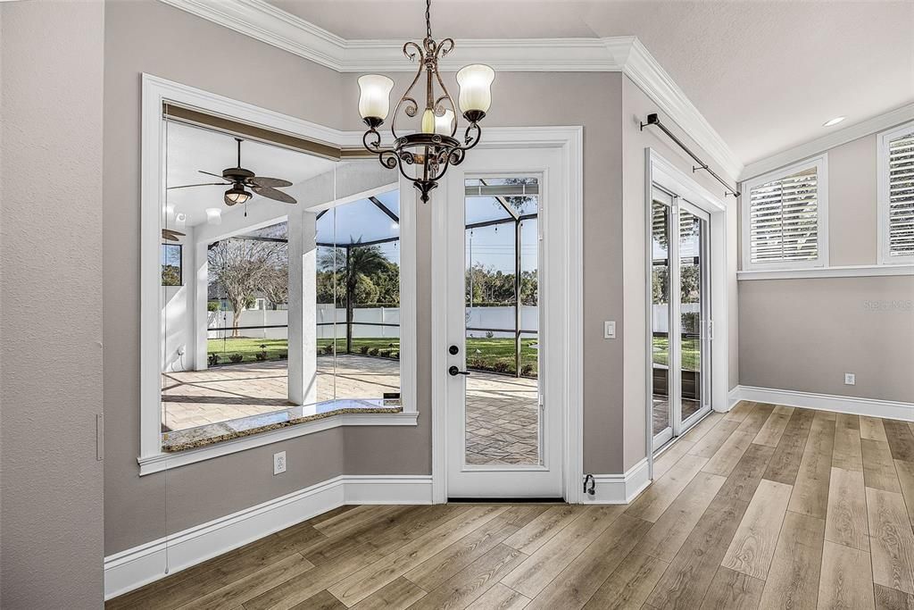 En Venta: $589,999 (4 camas, 3 baños, 2721 Pies cuadrados)