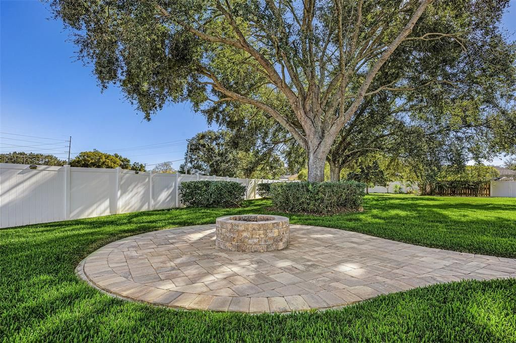 En Venta: $589,999 (4 camas, 3 baños, 2721 Pies cuadrados)