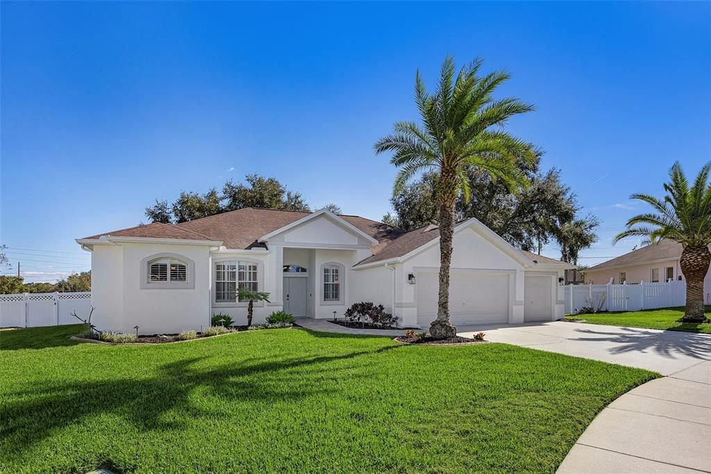 En Venta: $589,999 (4 camas, 3 baños, 2721 Pies cuadrados)