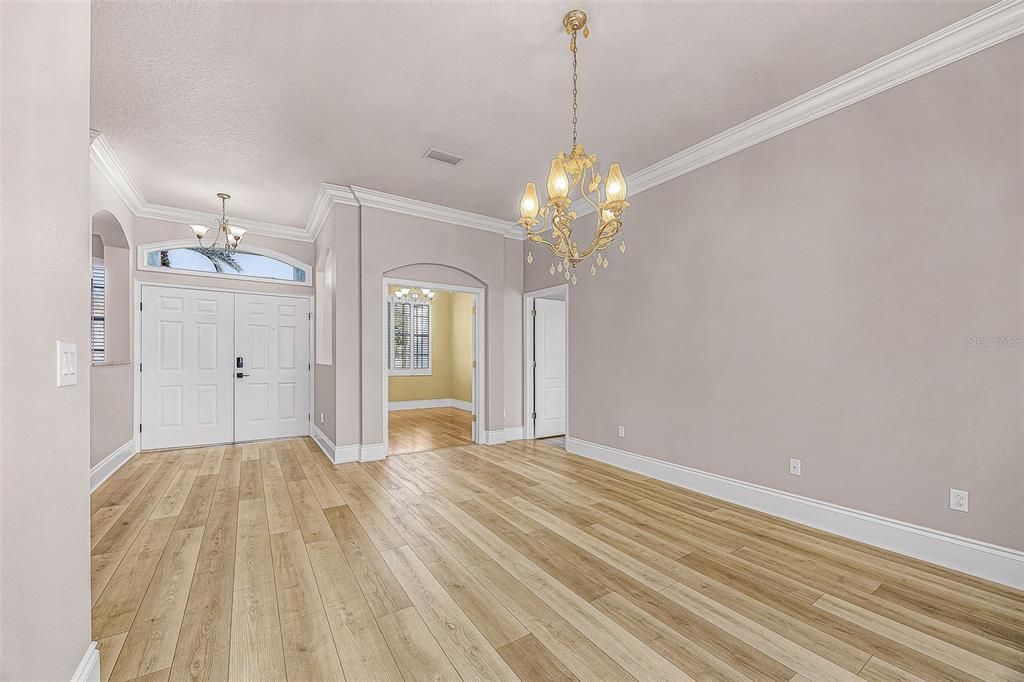 En Venta: $589,999 (4 camas, 3 baños, 2721 Pies cuadrados)