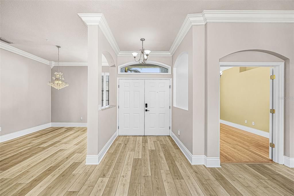 En Venta: $589,999 (4 camas, 3 baños, 2721 Pies cuadrados)