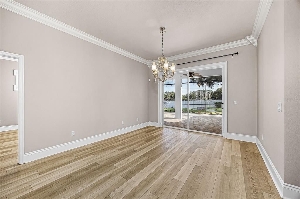 En Venta: $589,999 (4 camas, 3 baños, 2721 Pies cuadrados)